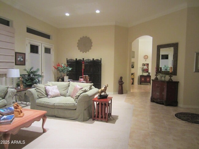 Building Photo - 5715 E la Privada Dr