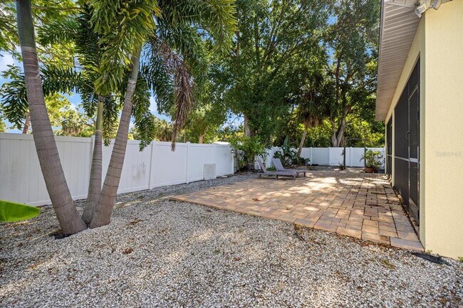 Building Photo - 2339 Datura St
