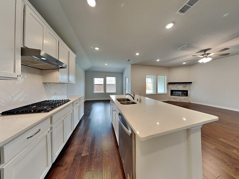 Building Photo - 3908 River Rock Ave