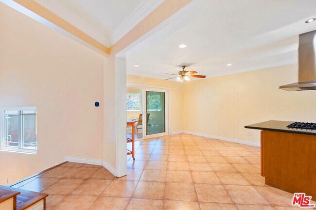 Building Photo - 4236 Ensenada Dr