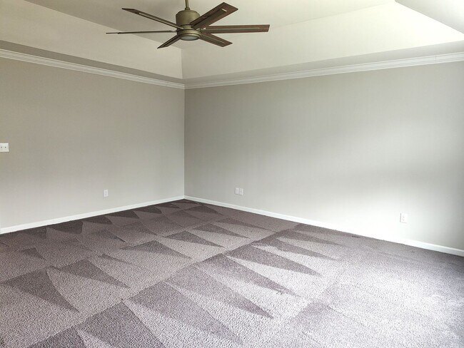 Building Photo - Beautiful home located in the Upper Riverpointe Community in Charlotte !