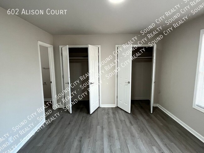 Building Photo - 602 Alison Ct