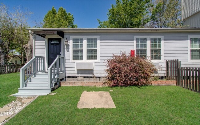 Building Photo - 1519 W 12th St