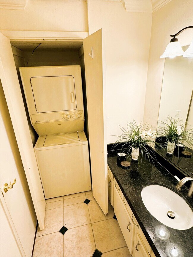 Building Photo - 2001 Bering Dr