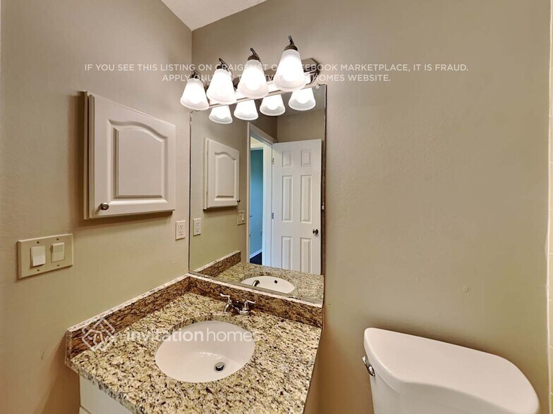 Building Photo - 32 Oakland Hills Pl