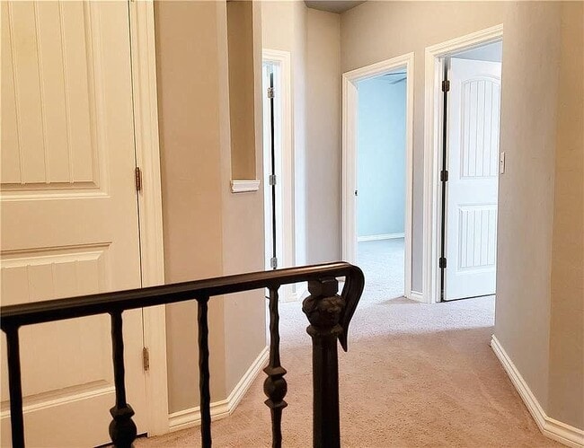 Building Photo - 477 S Fretz Ave