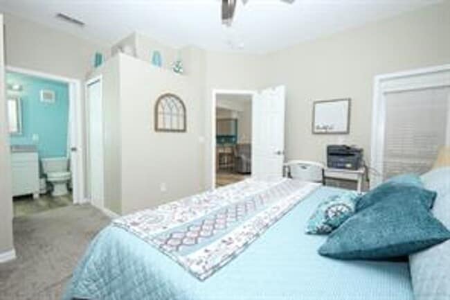Building Photo - 694 Seabrook Ct