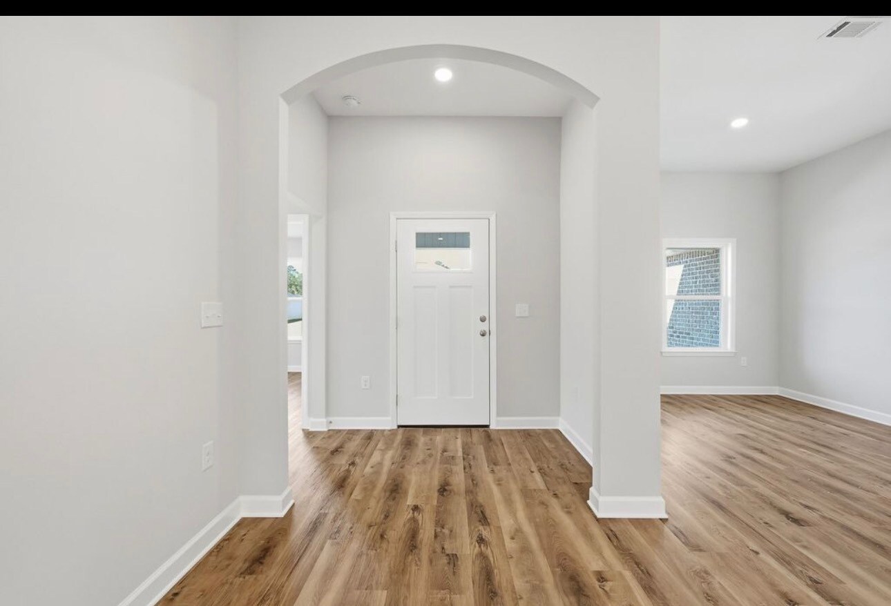 Building Photo - 1340 Hornbeam Dr