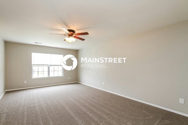 Building Photo - 3 Bedroom Pet-Friendly Home in HUNTERSVILLE, NC with Main Street Renewal
