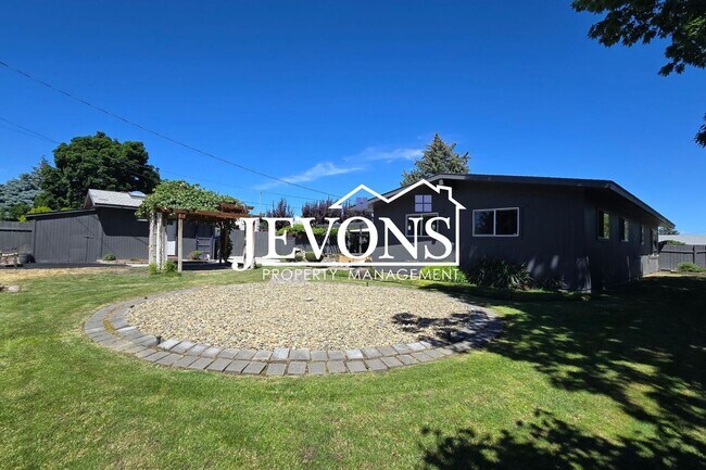 Building Photo - Energy-Efficient 3BR/2BA in Yakima w/ EV Charger & Private Backyard Porch