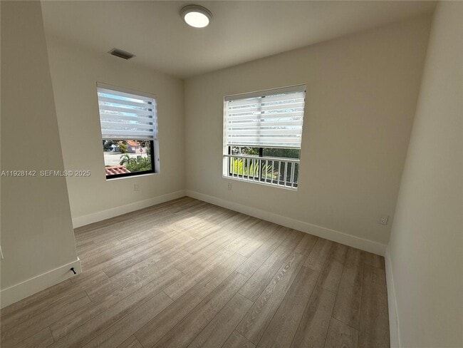 Building Photo - 1721 SW 13th St