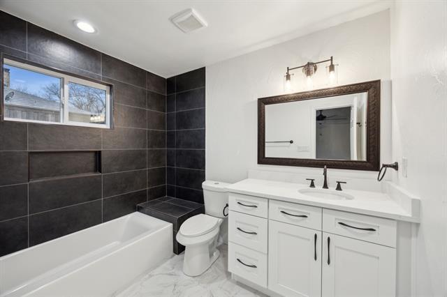 Building Photo - 6260 Emeraldwood Pl