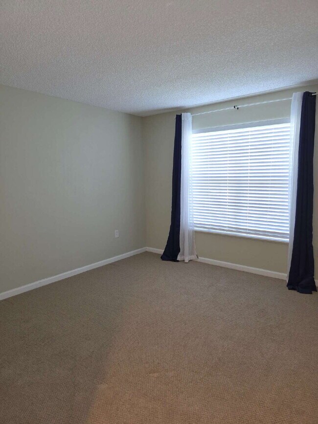 Building Photo - 1 bedroom condo in The Fountains at Countr...