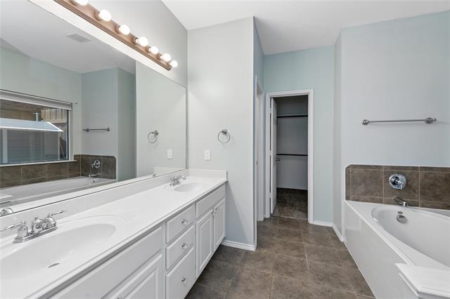 Building Photo - 12763 Cardinal Creek Dr