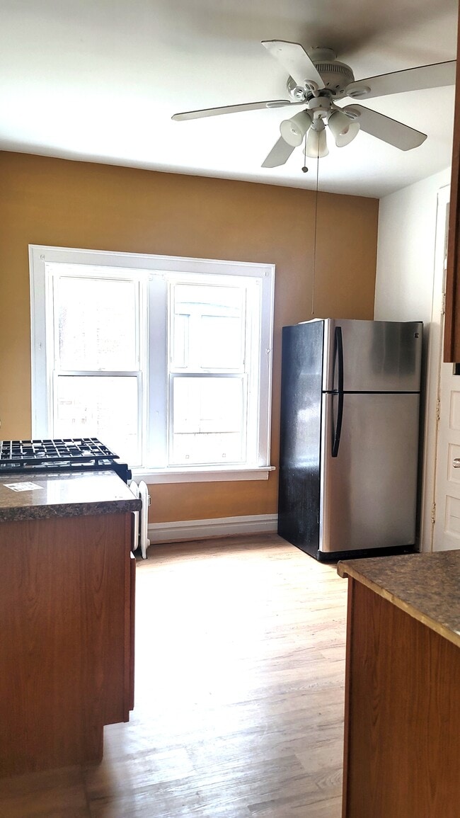 Kitchen - 6733 S Merrill Ave