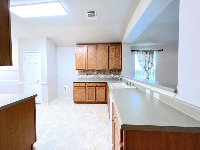 Building Photo - 102 Wren Cove