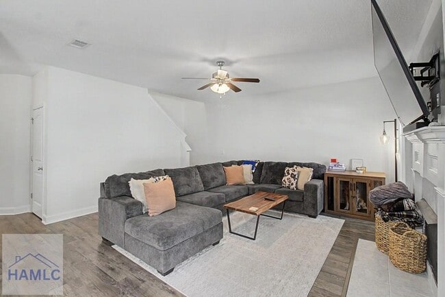 Building Photo - 906 Rachel Ln