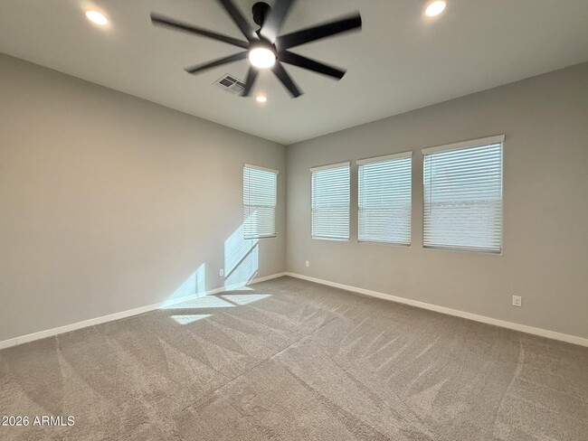 Building Photo - 10151 E Thunderbolt Ave