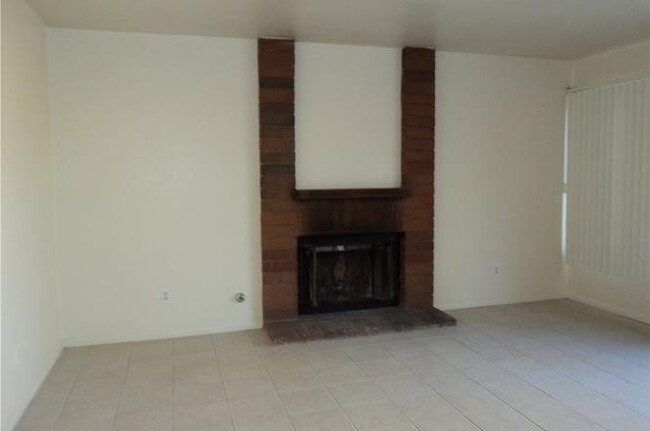 Building Photo - LIVE THE DREAM IN A PRIVATE HOA COMMUNITY ...