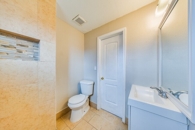 Building Photo - 13034 Emporia St