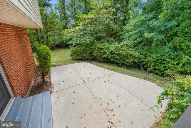 Building Photo - 9202 Wilmett Ct