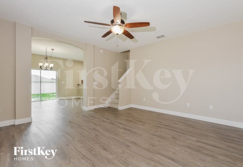 Building Photo - 109 8th St