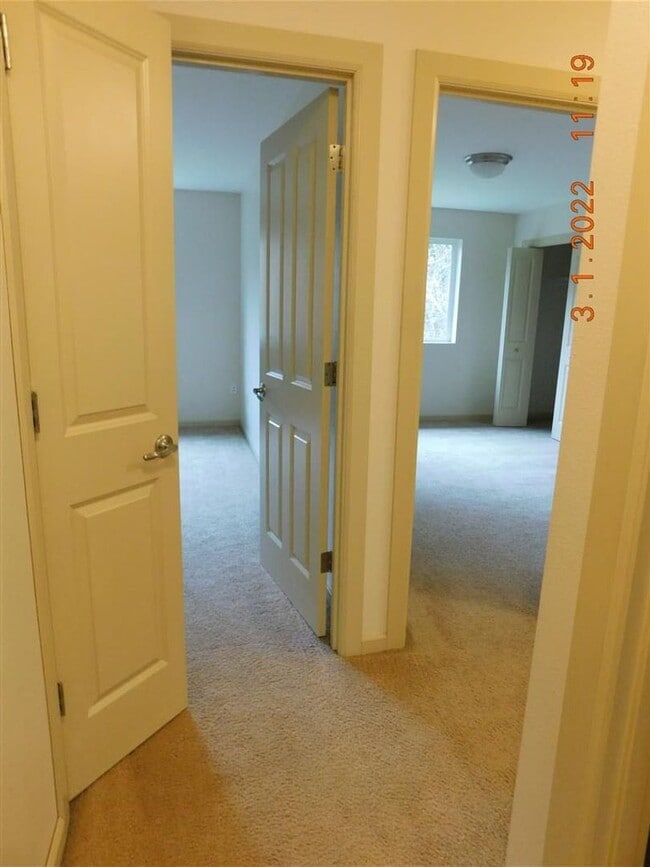 Building Photo - Single Family Home located in a quiet, pea...