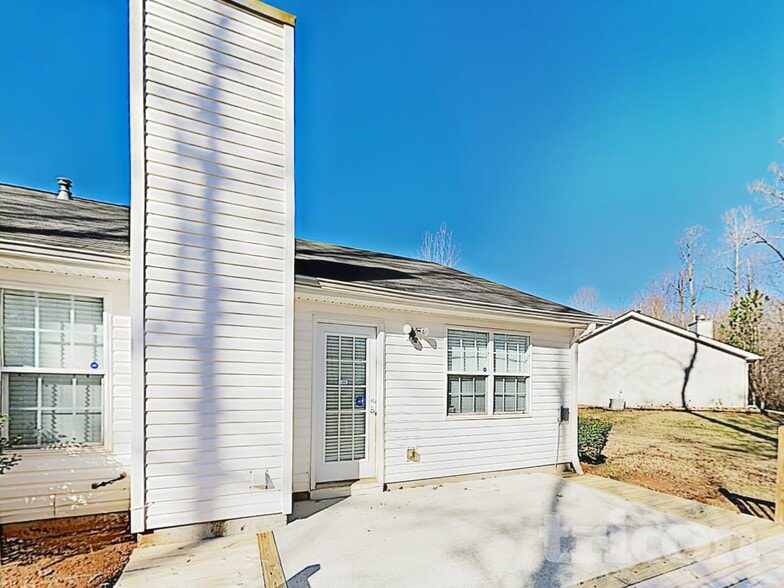 Building Photo - 222 Amelia Creek Way SE