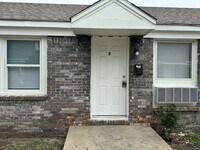 Building Photo - 1 Bed, 1 Bath Rental -