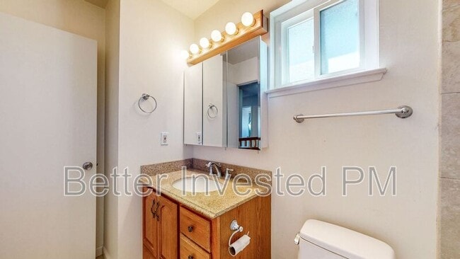 Building Photo - 848 Sprucewood Ct