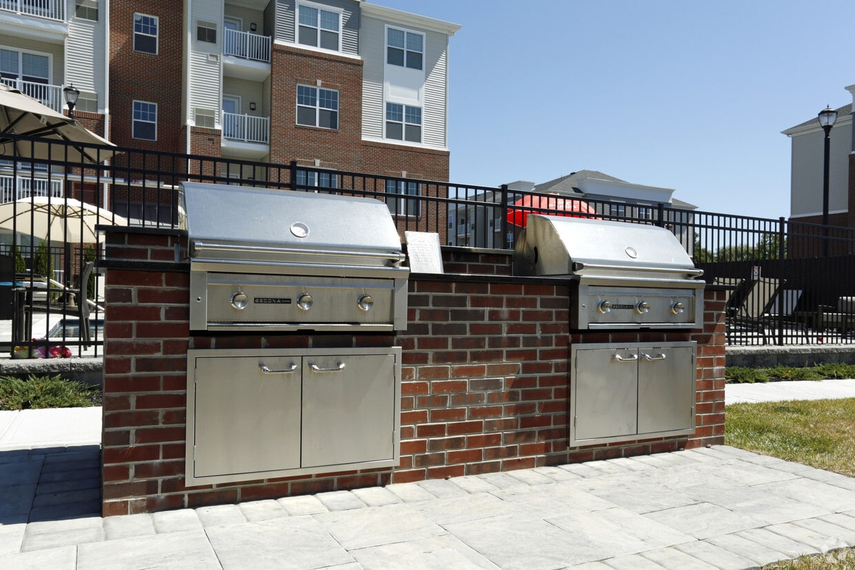 The Link At Aberdeen Station Aberdeen Nj Apartment Finder