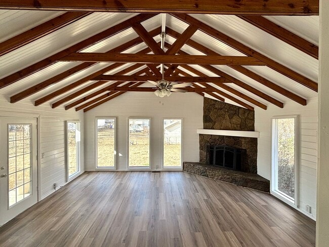 Building Photo - Stunning and Bright home in the heart of the Rose District