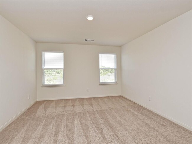 Building Photo - 341 Cres Park Dr
