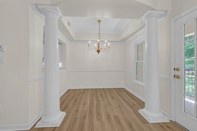 Building Photo - Gated Community In The Heart of Buckhead.
