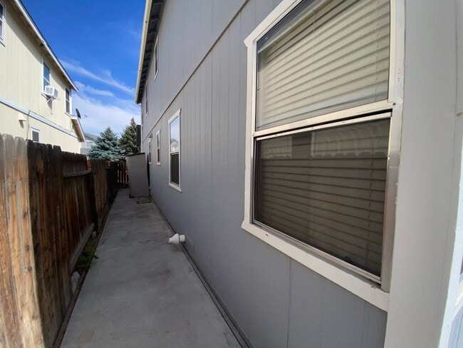 Building Photo - Sparks Two-story House - 4 Bedrooms (Reed ...