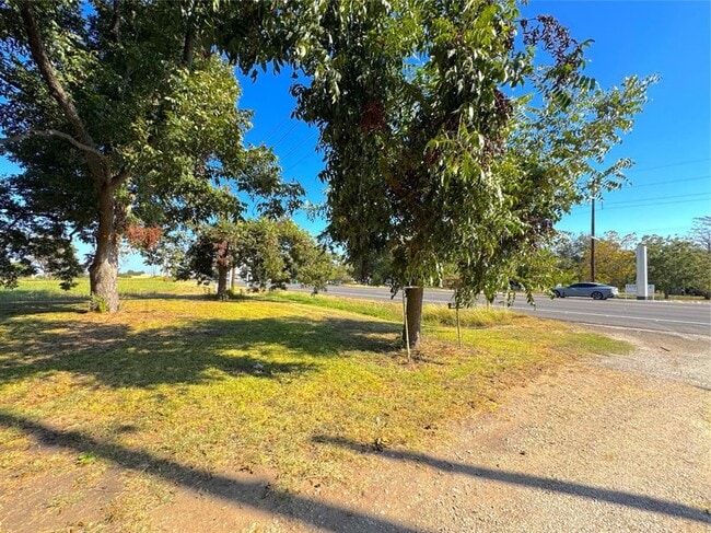 Building Photo - 4213 N Main St