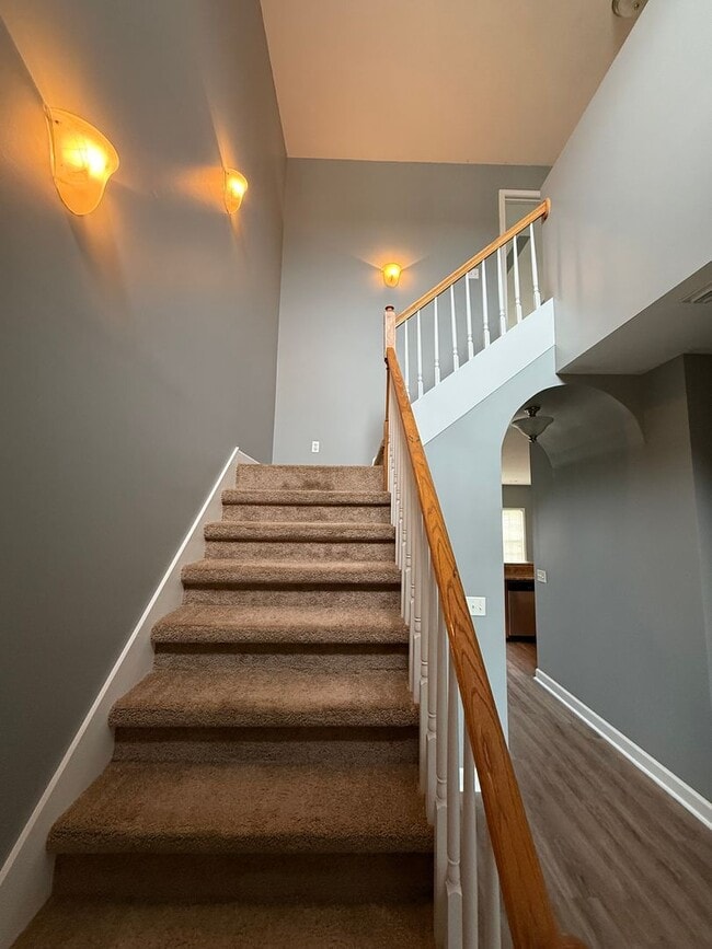 Building Photo - Available NOW -111 Peregrine Way-1/2 off the first month rent