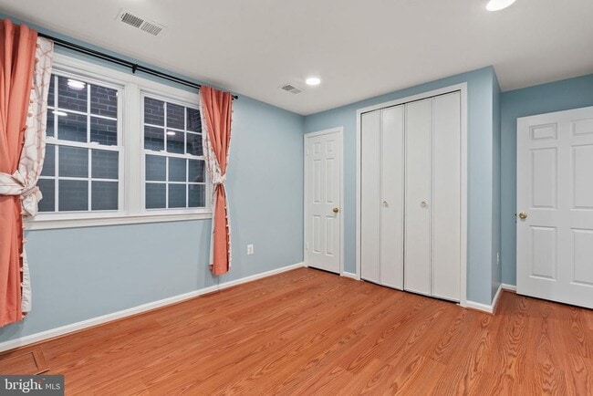 Building Photo - 1956 N Cleveland St