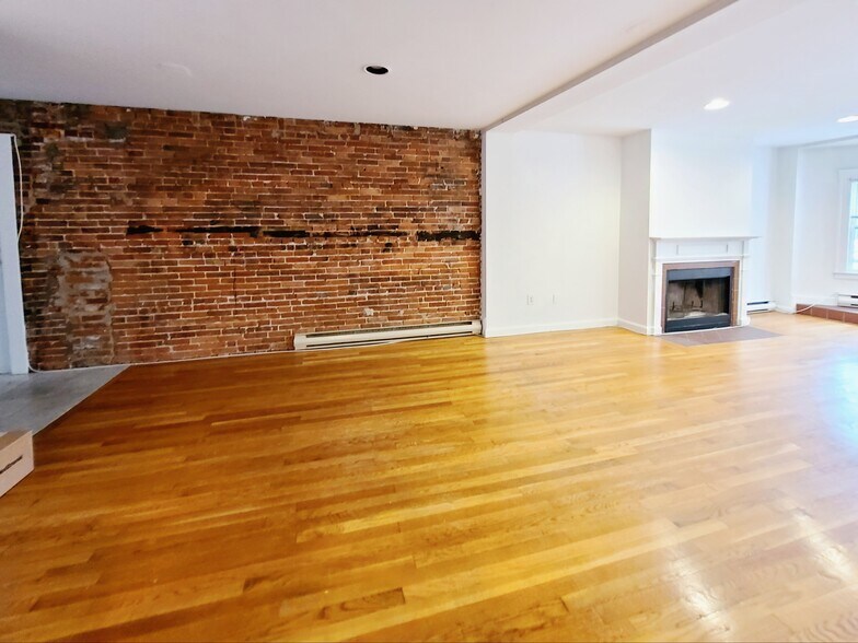 Building Photo - 1750 Washington St