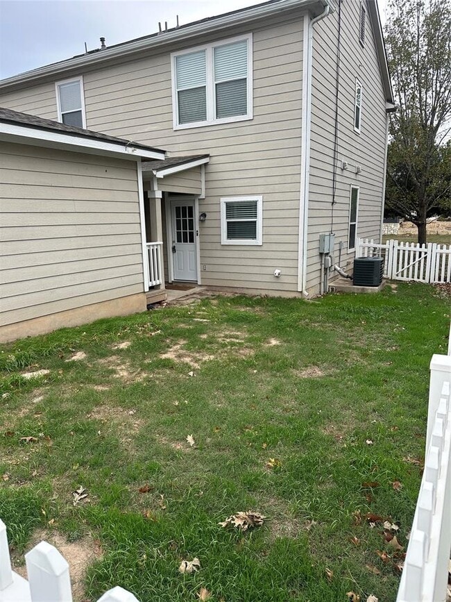 Building Photo - 120B Utterback