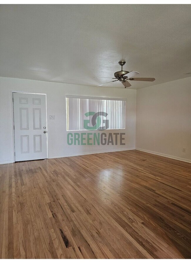 Building Photo - AVAILABLE NOW!! 3 Bedroom 2 Bath Home in Tracy!