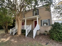 Building Photo - Location - Location - 2 story Duplex - Mov...