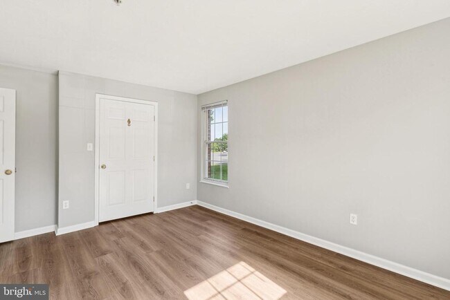 Building Photo - 699 Winding Stream Way