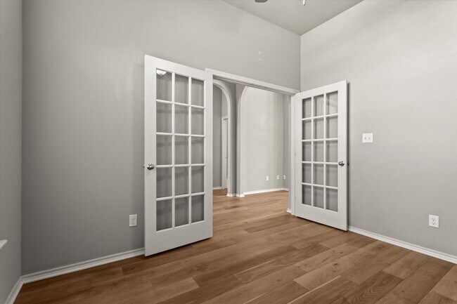 Building Photo - 9616 Kline Ave