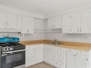 Building Photo - Beautifully Updated 3-Bedroom Home with Spacious Front Porch in Mount Holly