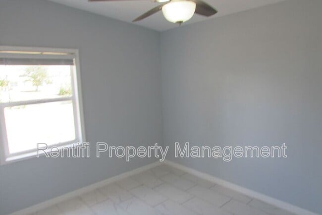 Building Photo - 401 Palmetto Dr