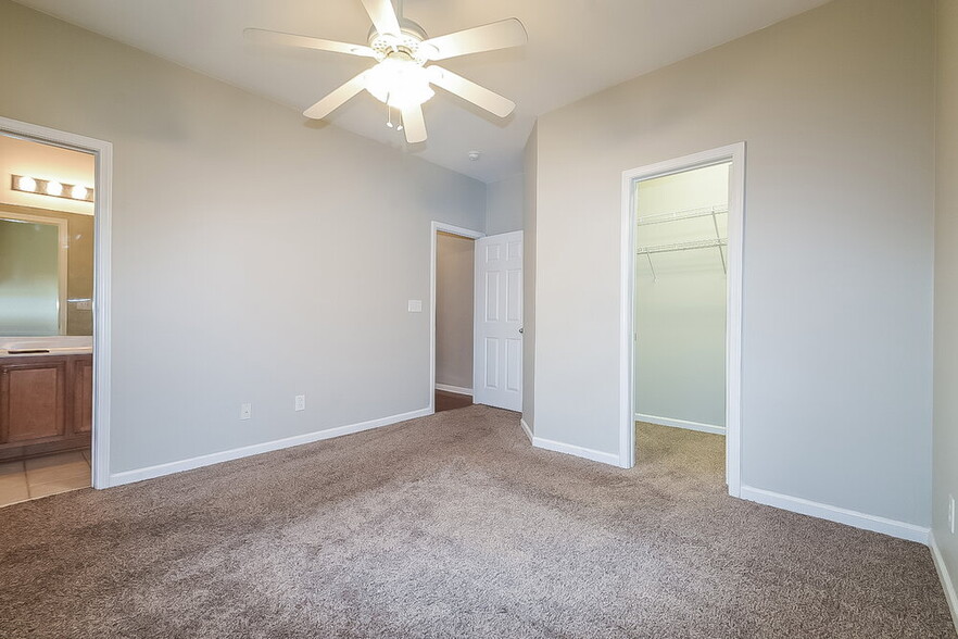 Building Photo - 3643 Roseman Landing