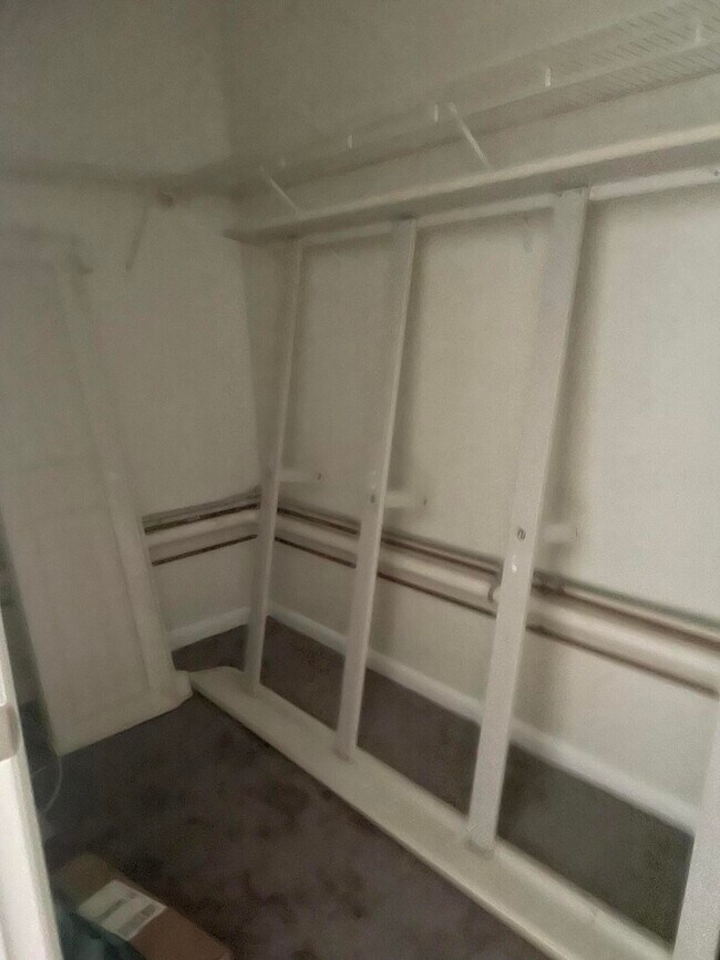 Building Photo - 498 Piedmont K