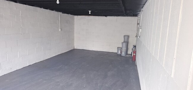 Building Photo - Move in special - Newly Renovated SF in North KC