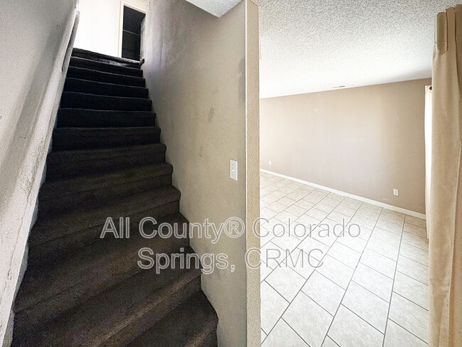 Building Photo - 6668 Provincial Dr